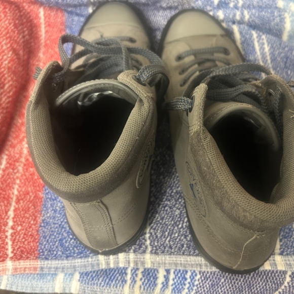 Gray Converse All Star/Chuck Taylor High Tops - Picture 13 of 16